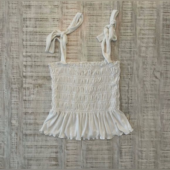 Pair of tops - Picture 6 of 12